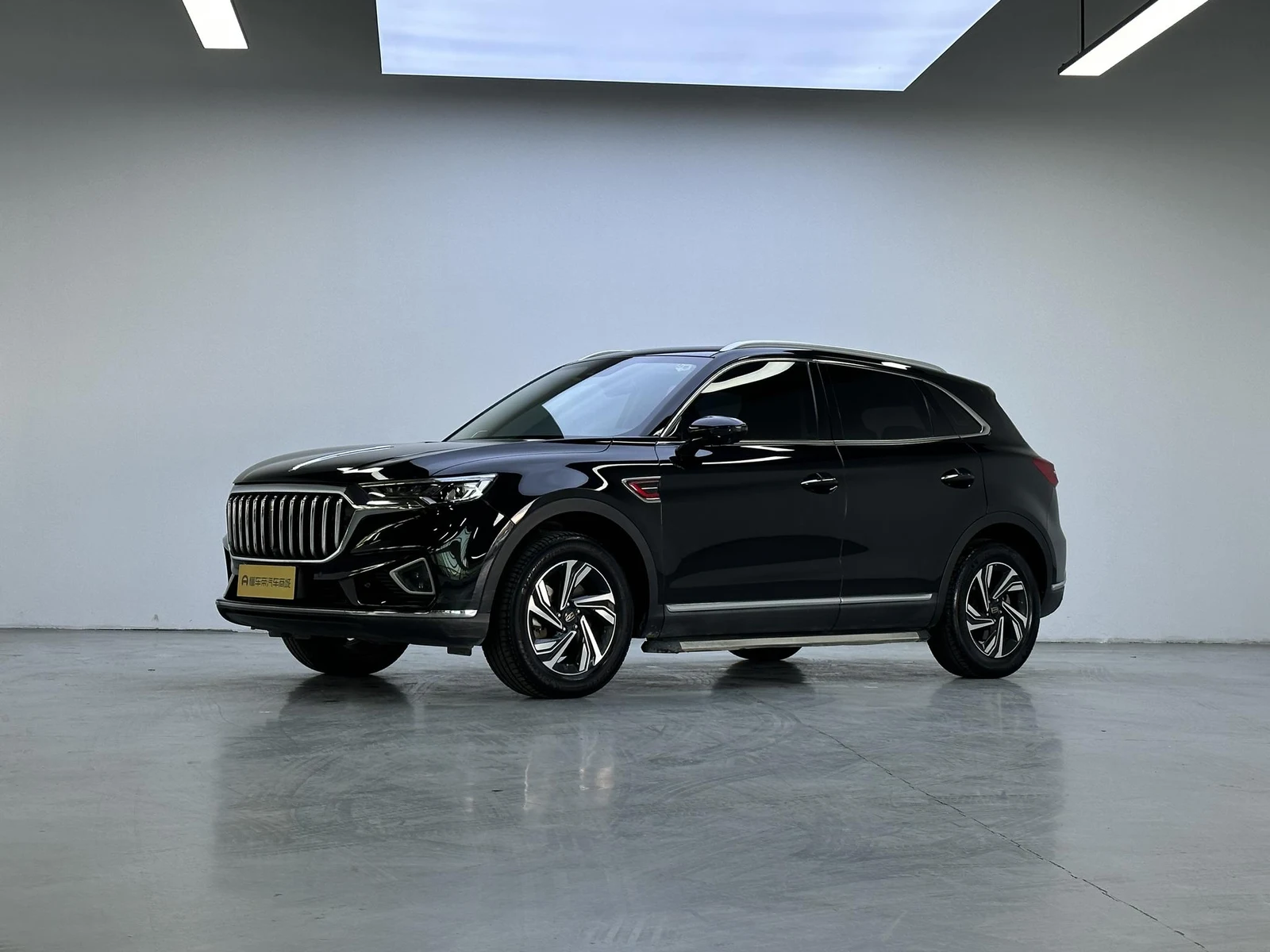 Hongqi HS5