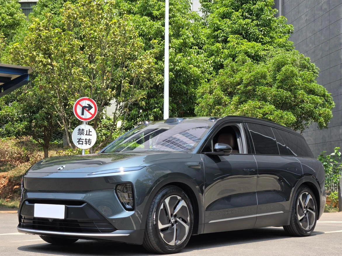 NIO ES8