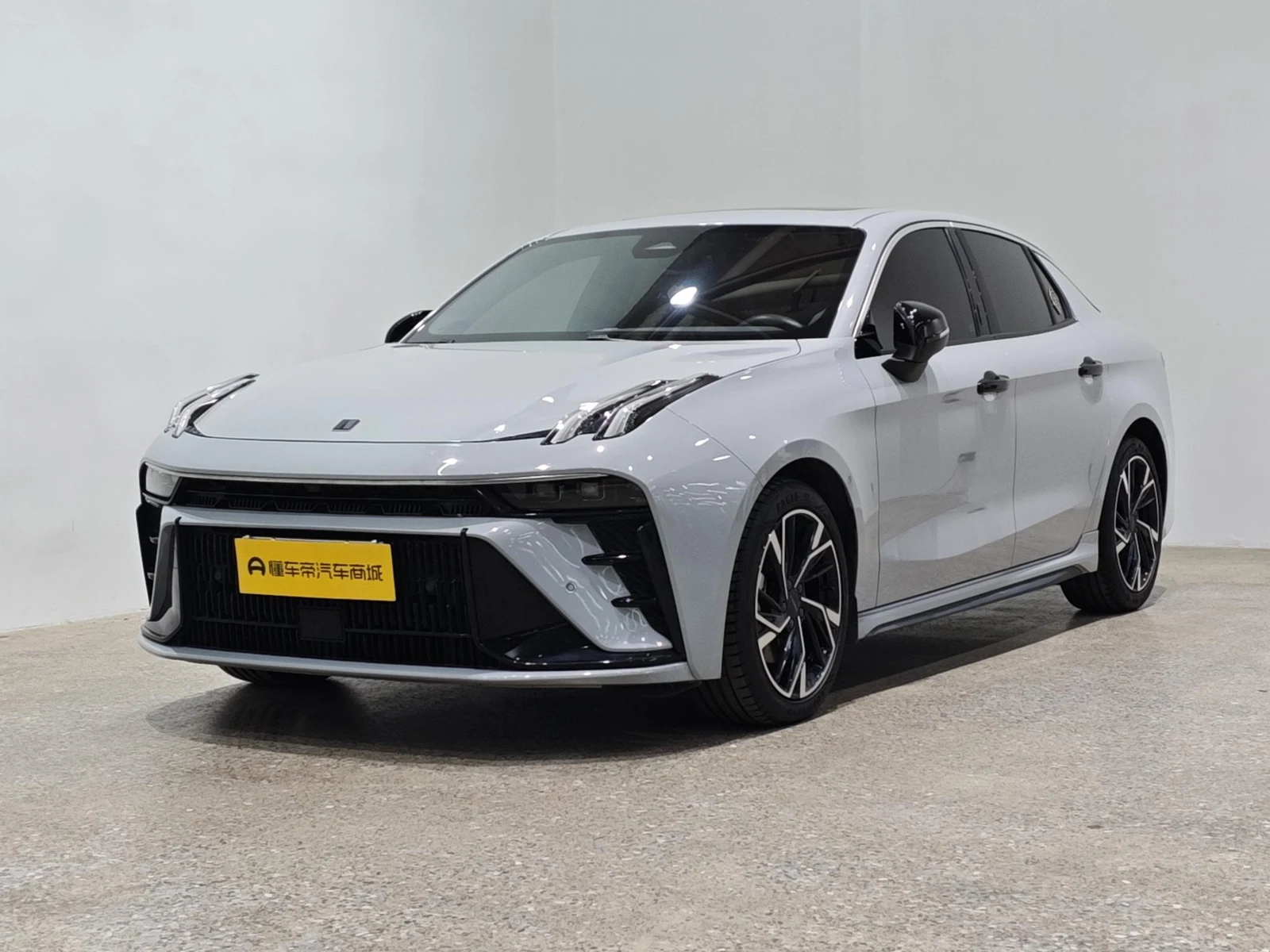 Lynk & Co 03