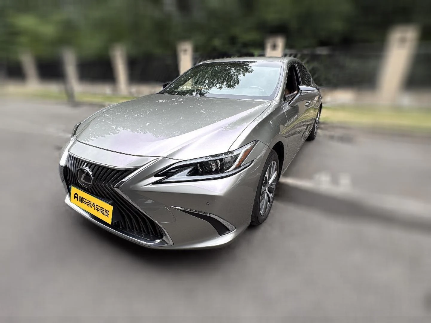 Lexus ES