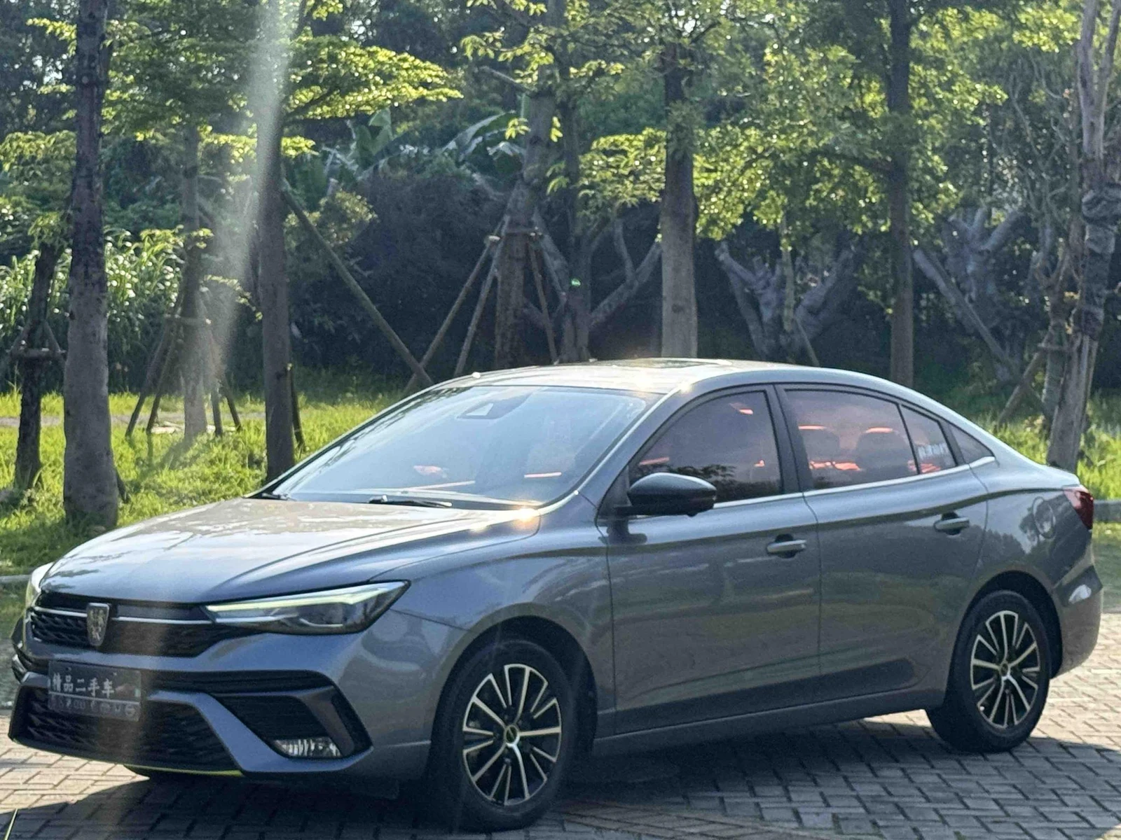 Roewe i5