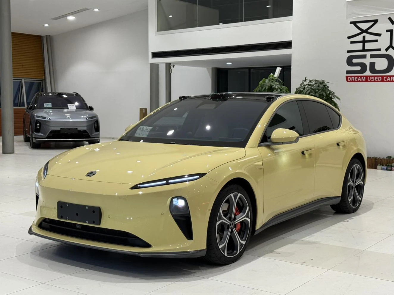 NIO ET5
