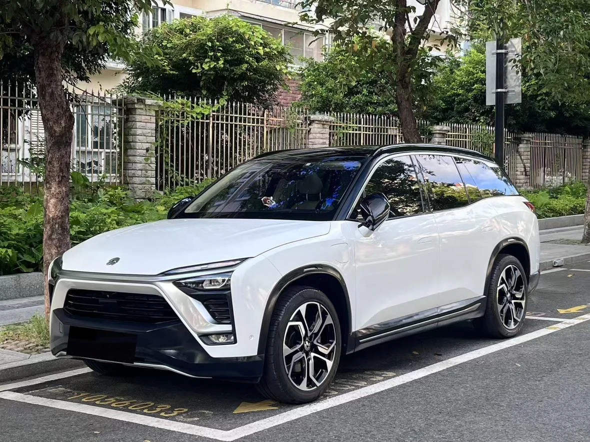 NIO ES8