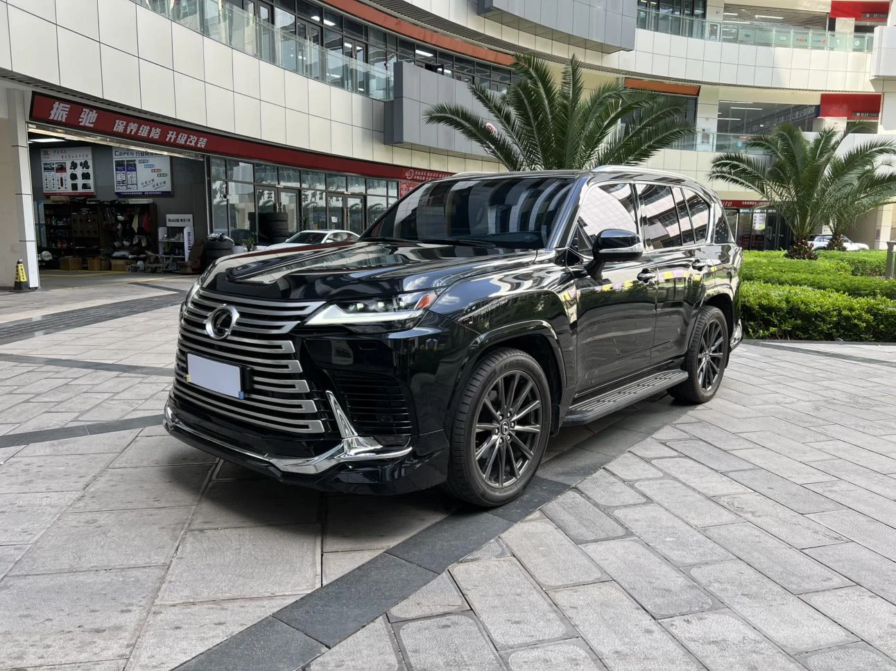 Lexus LX