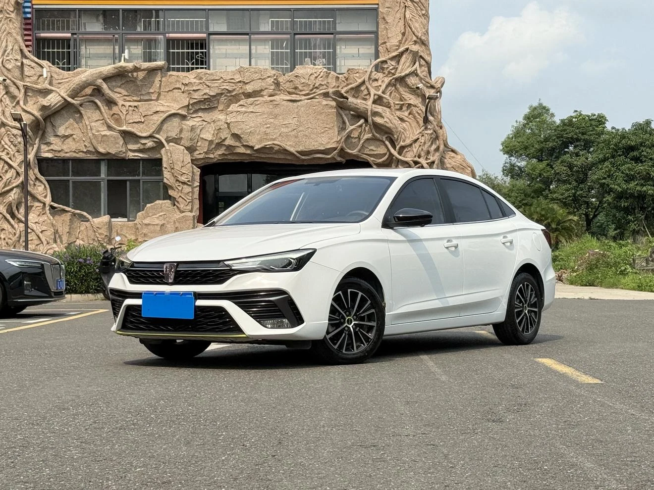 Roewe i5