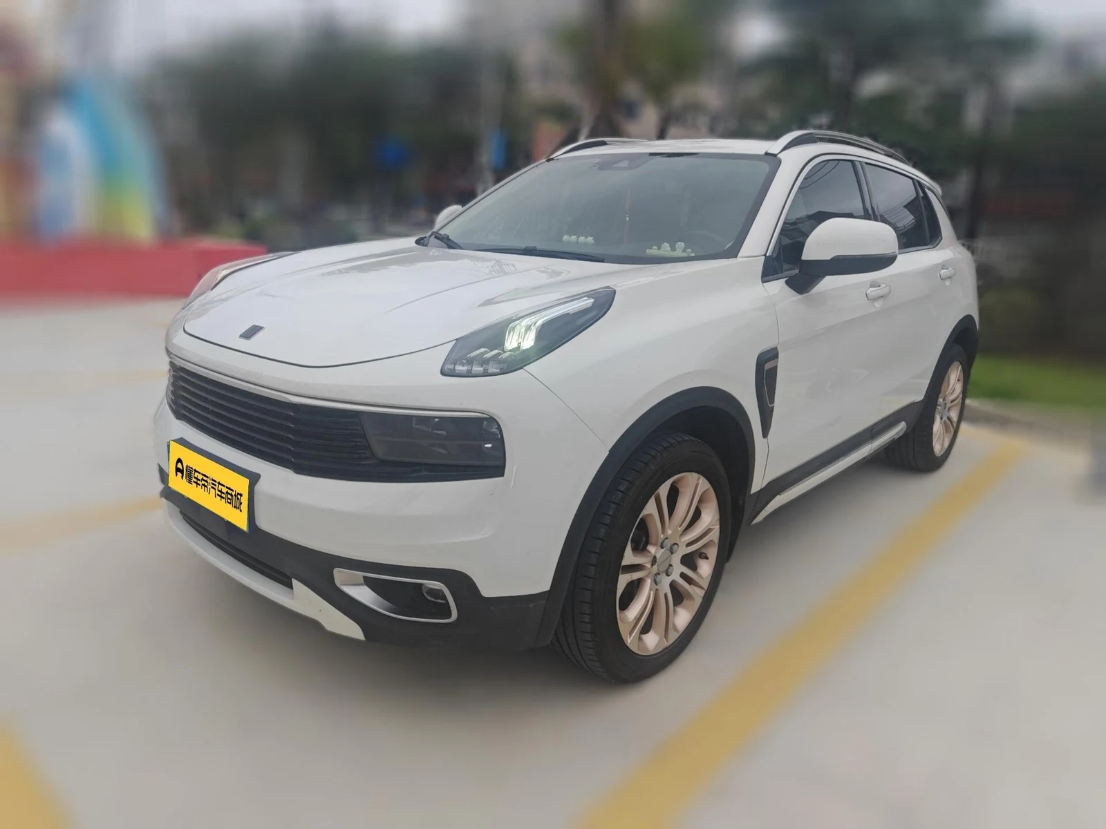 Lynk & Co 01