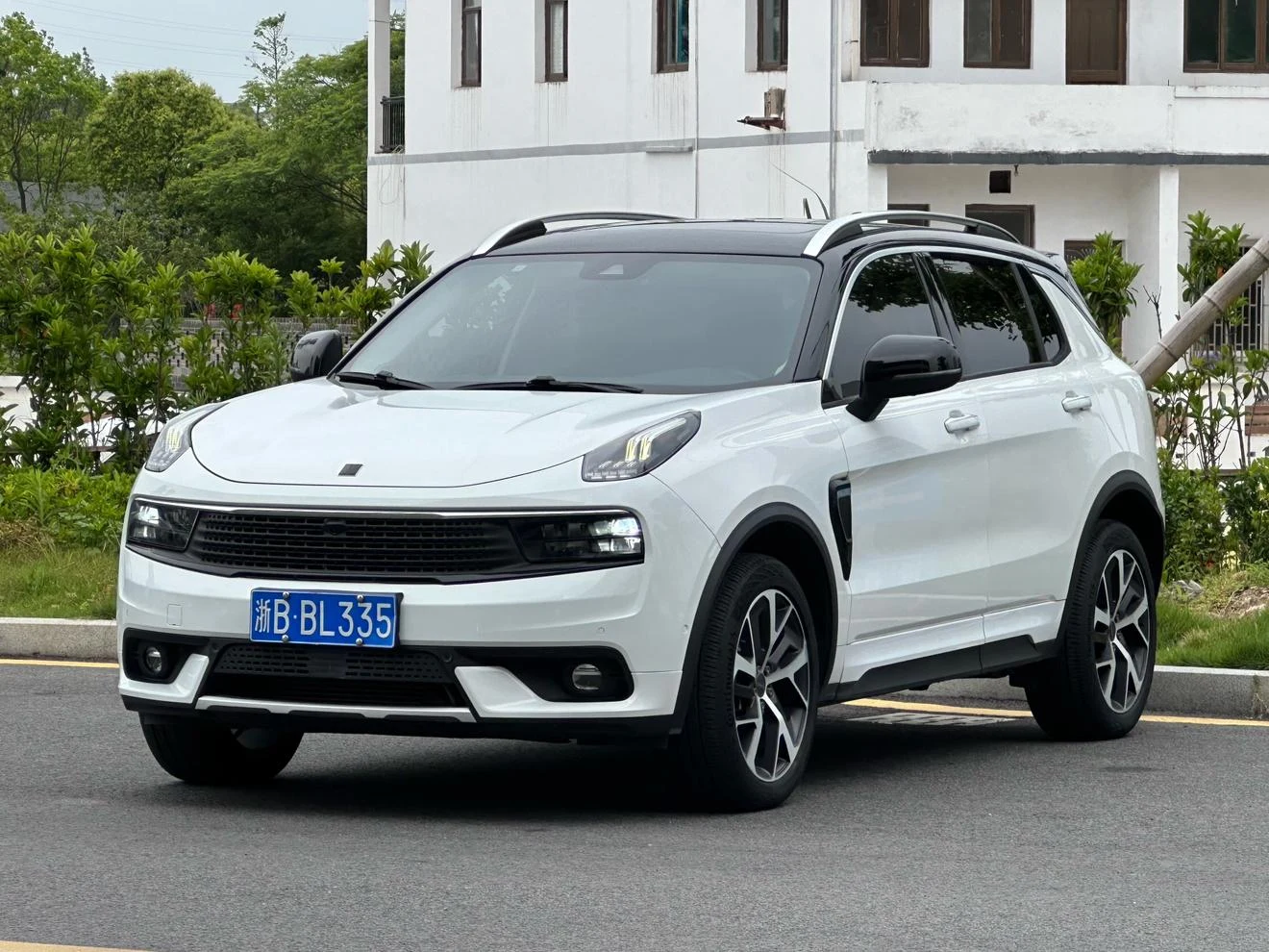 Lynk & Co 01