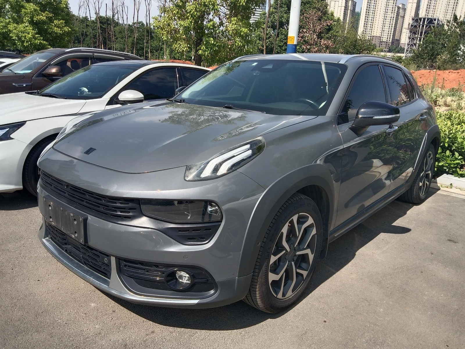 Lynk & Co 02