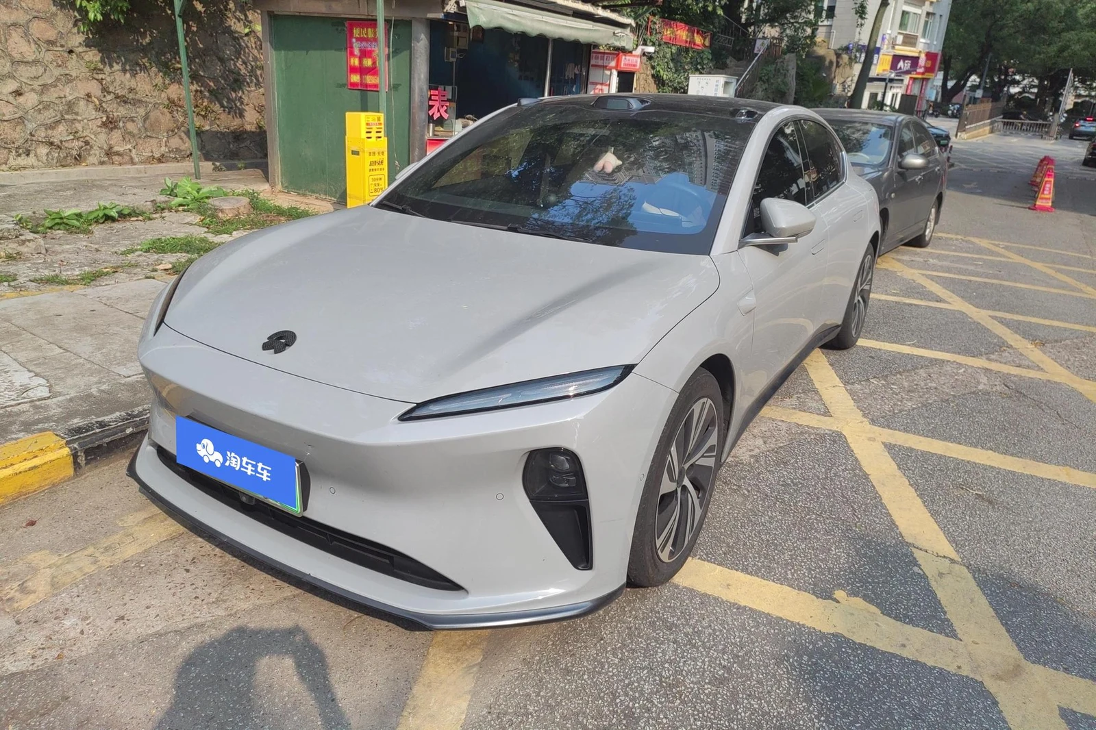 NIO ET5