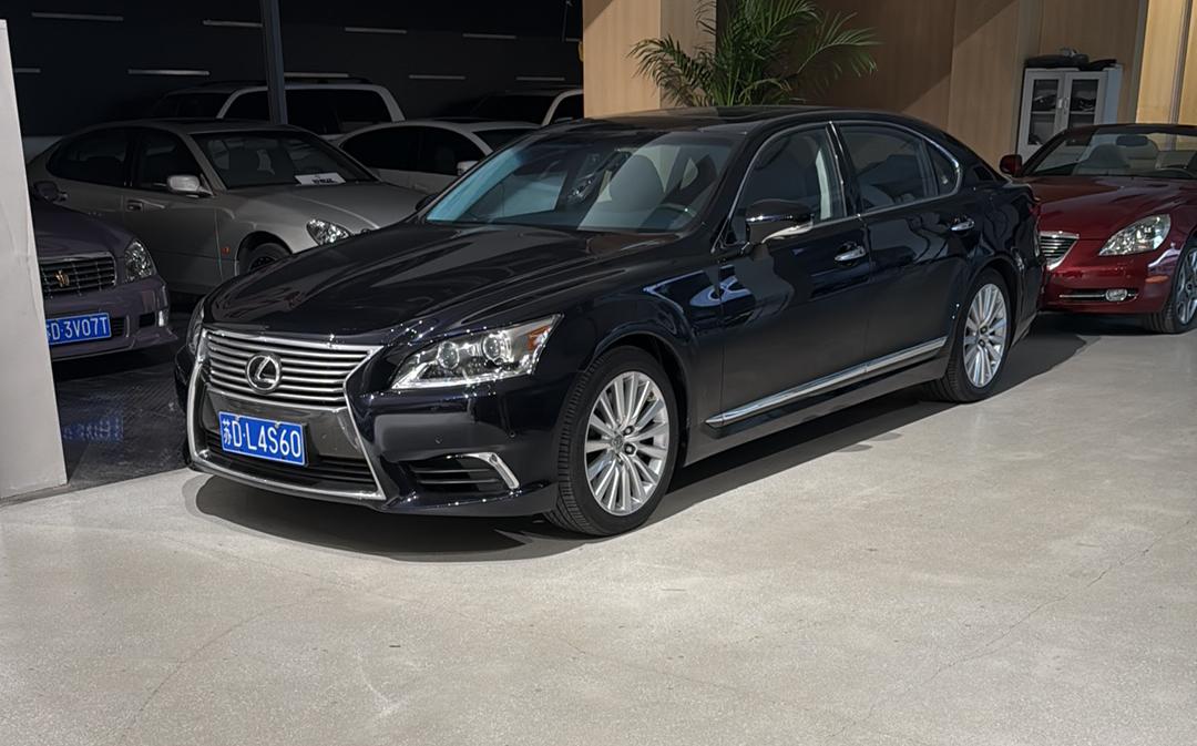 Lexus LS