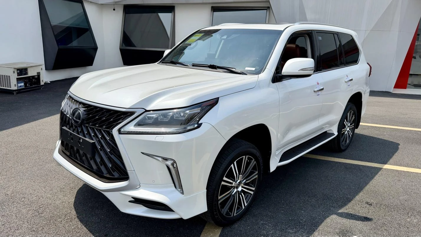 Lexus LX