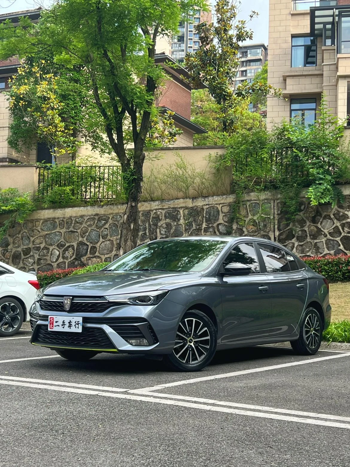 Roewe i5