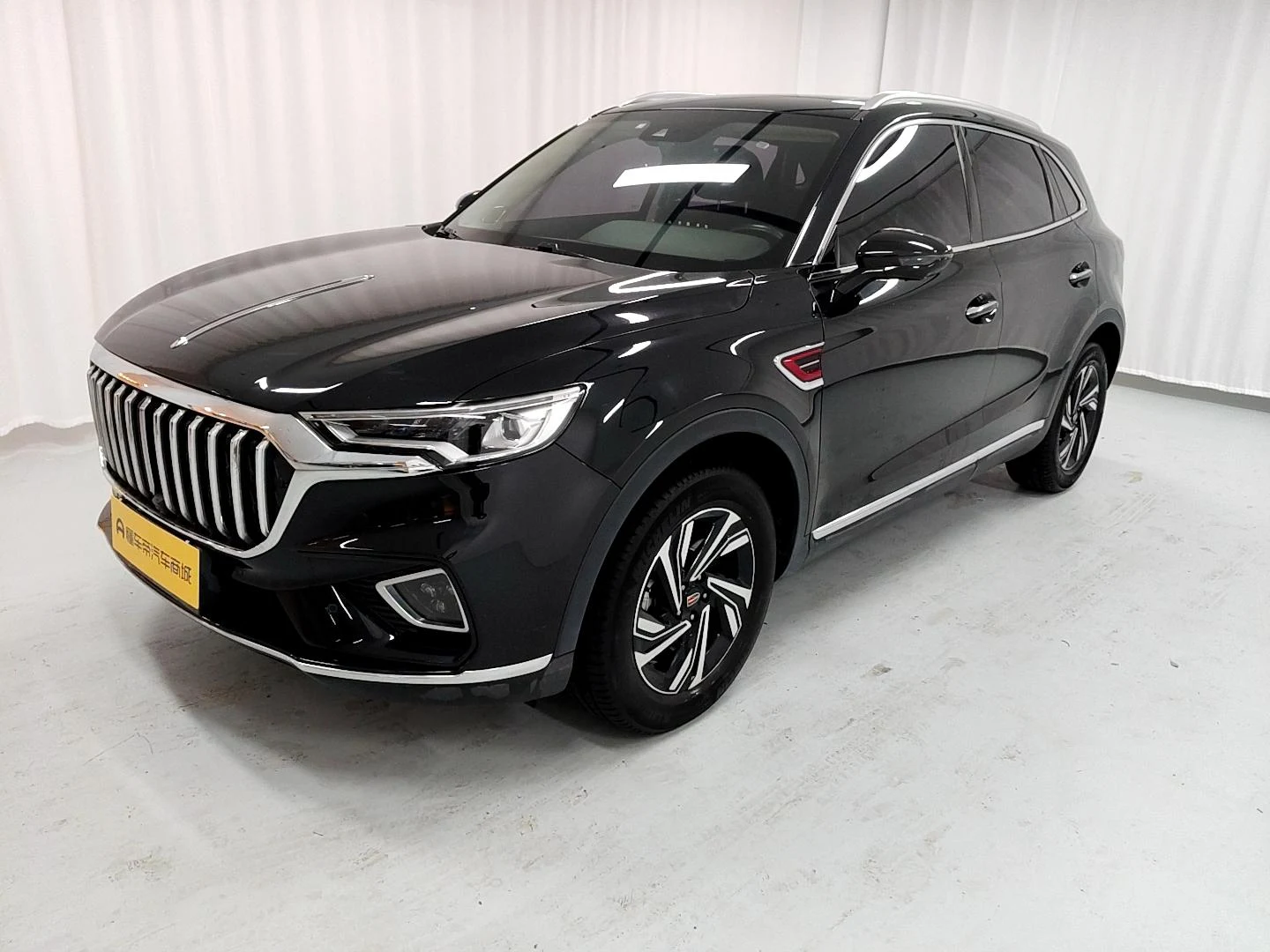Hongqi HS5