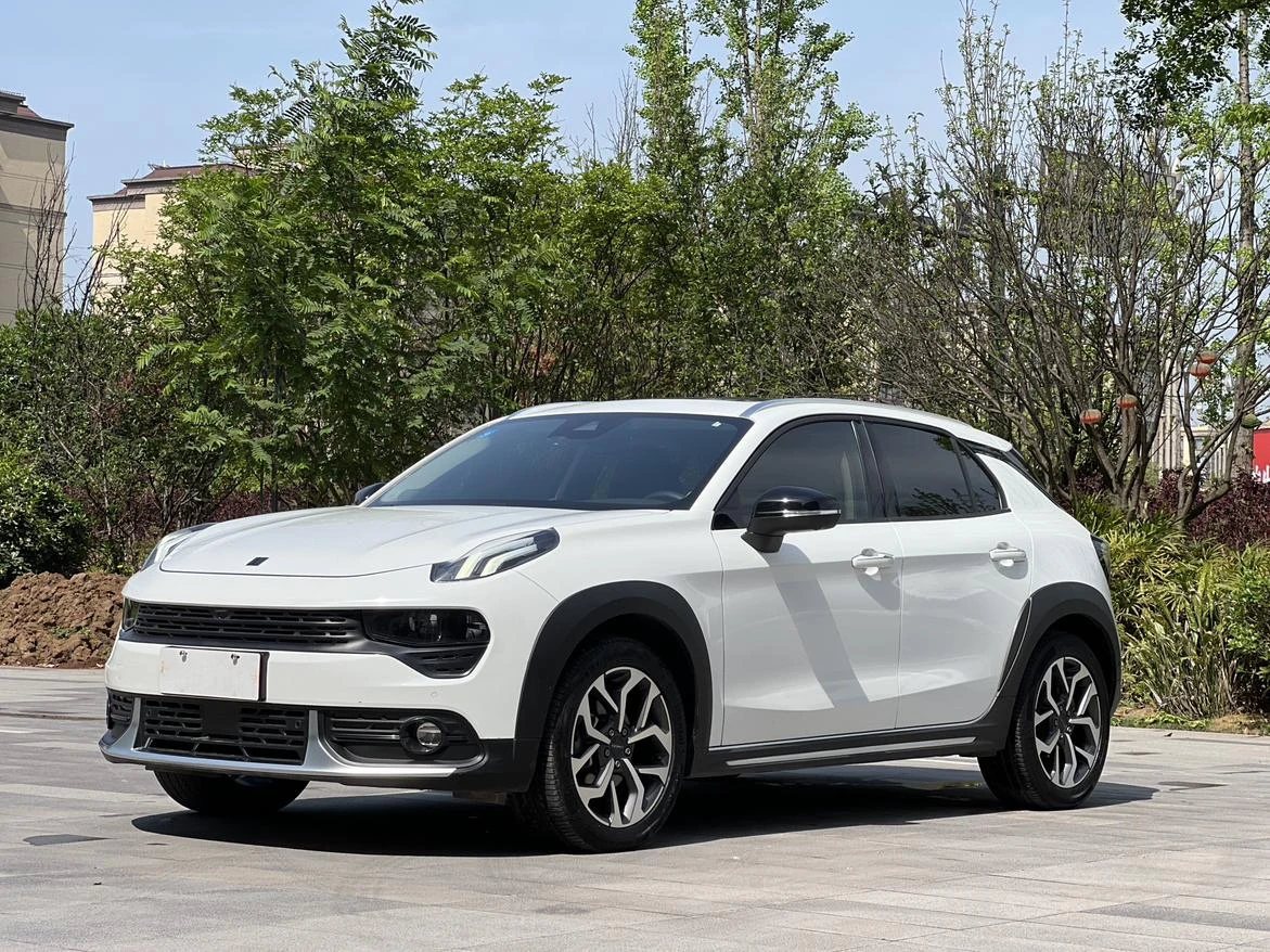 Lynk & Co 02