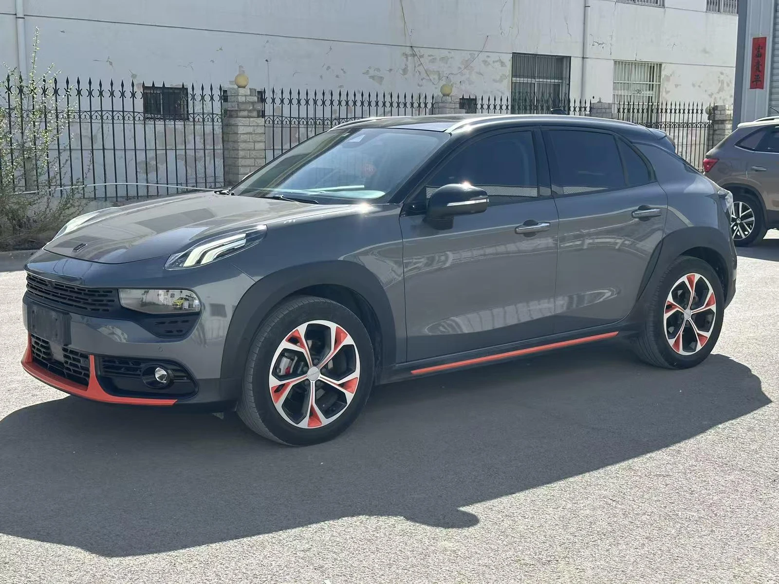 Lynk & Co 02