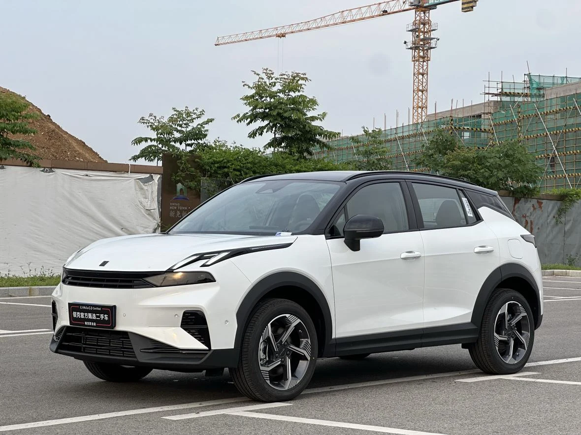 Lynk & Co 06