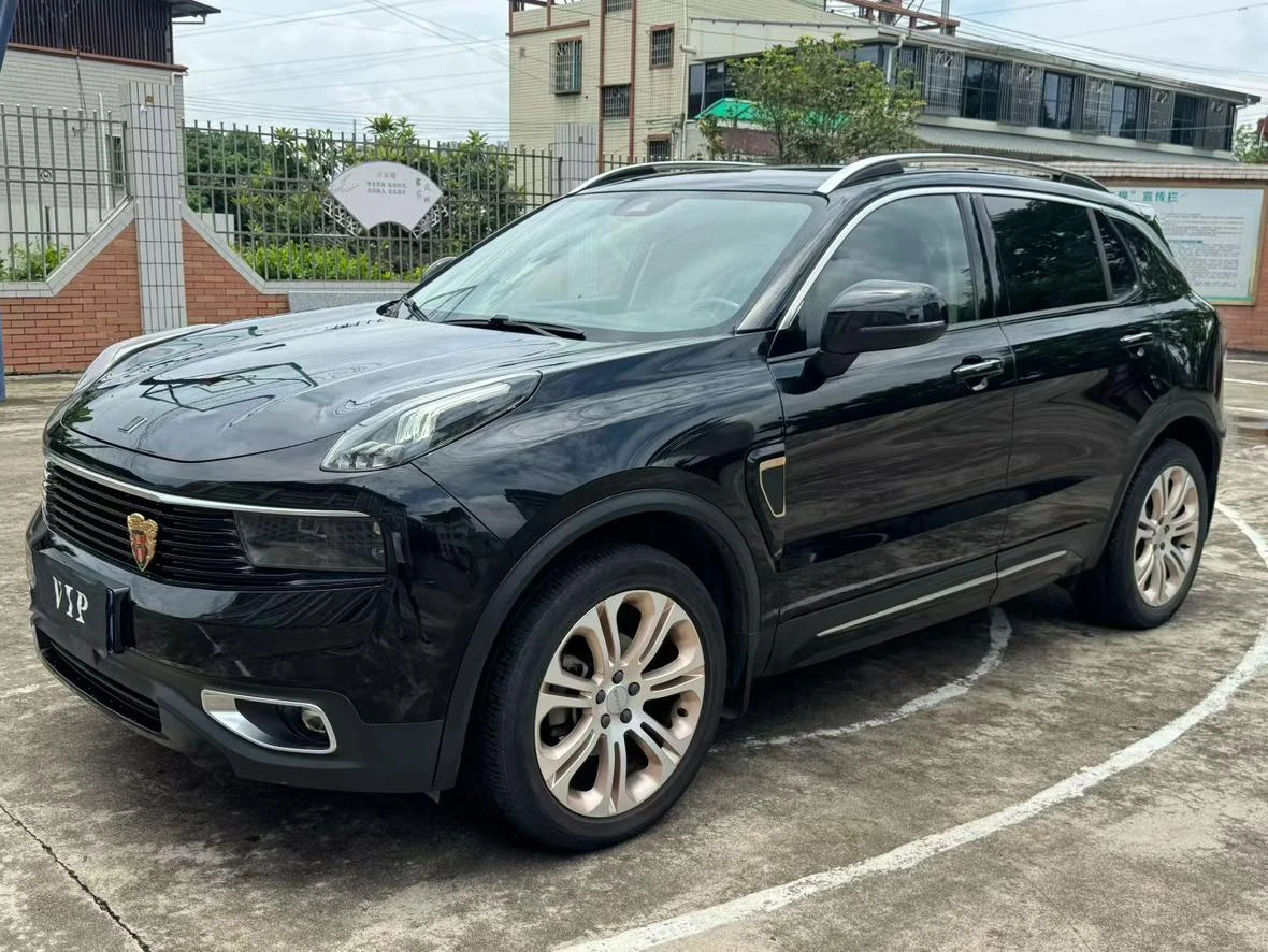 Lynk & Co 01