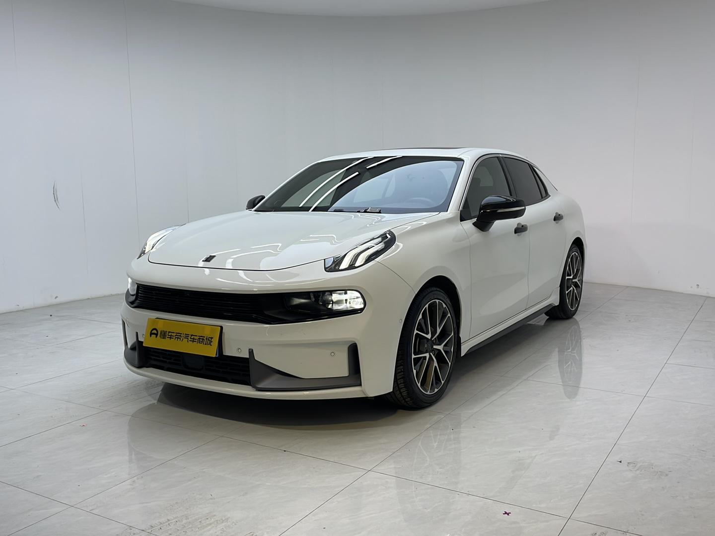 Lynk & Co 03