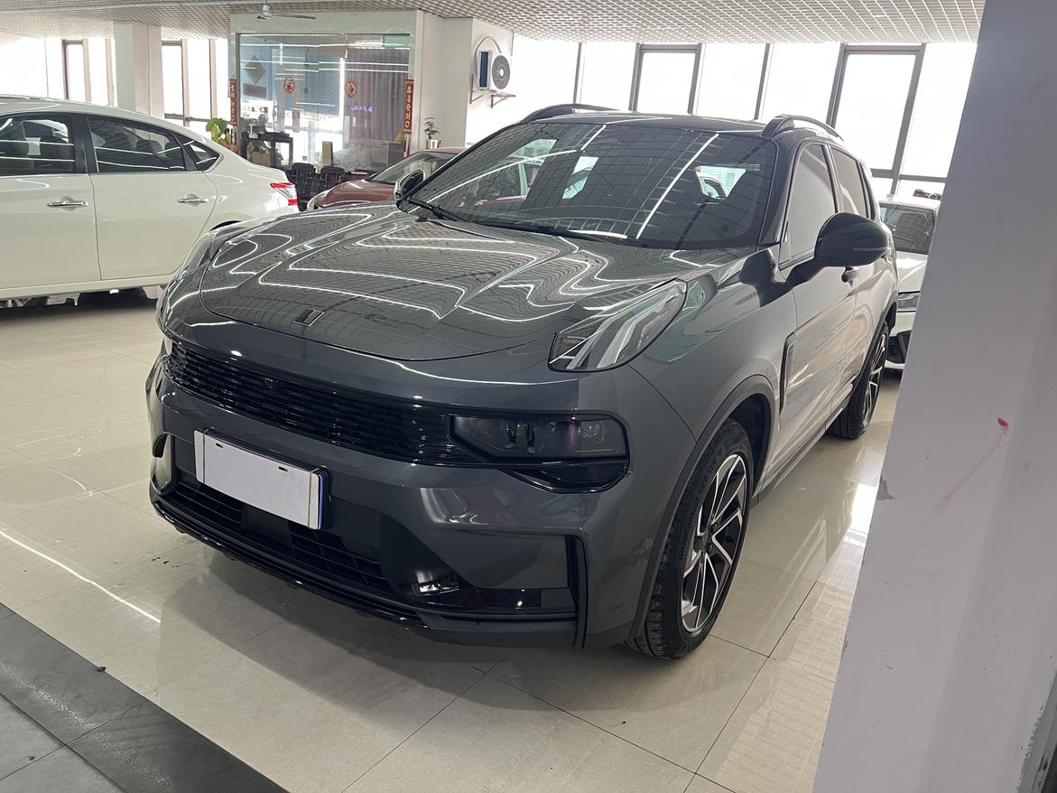 Lynk & Co 01