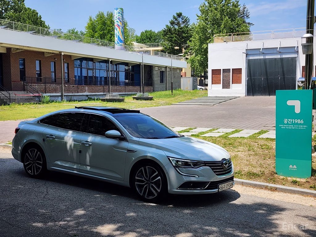 Renault SM6