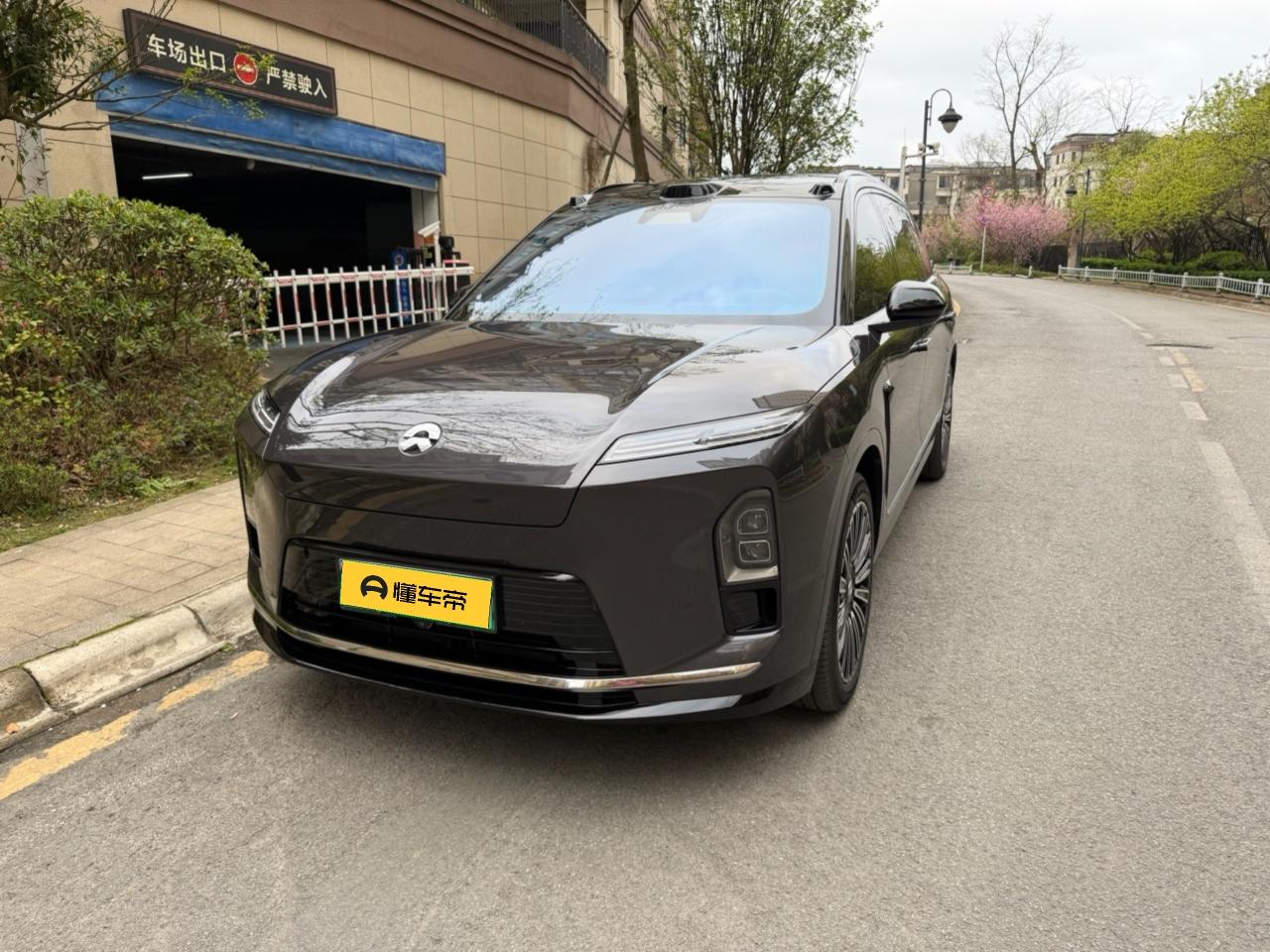 NIO ES8