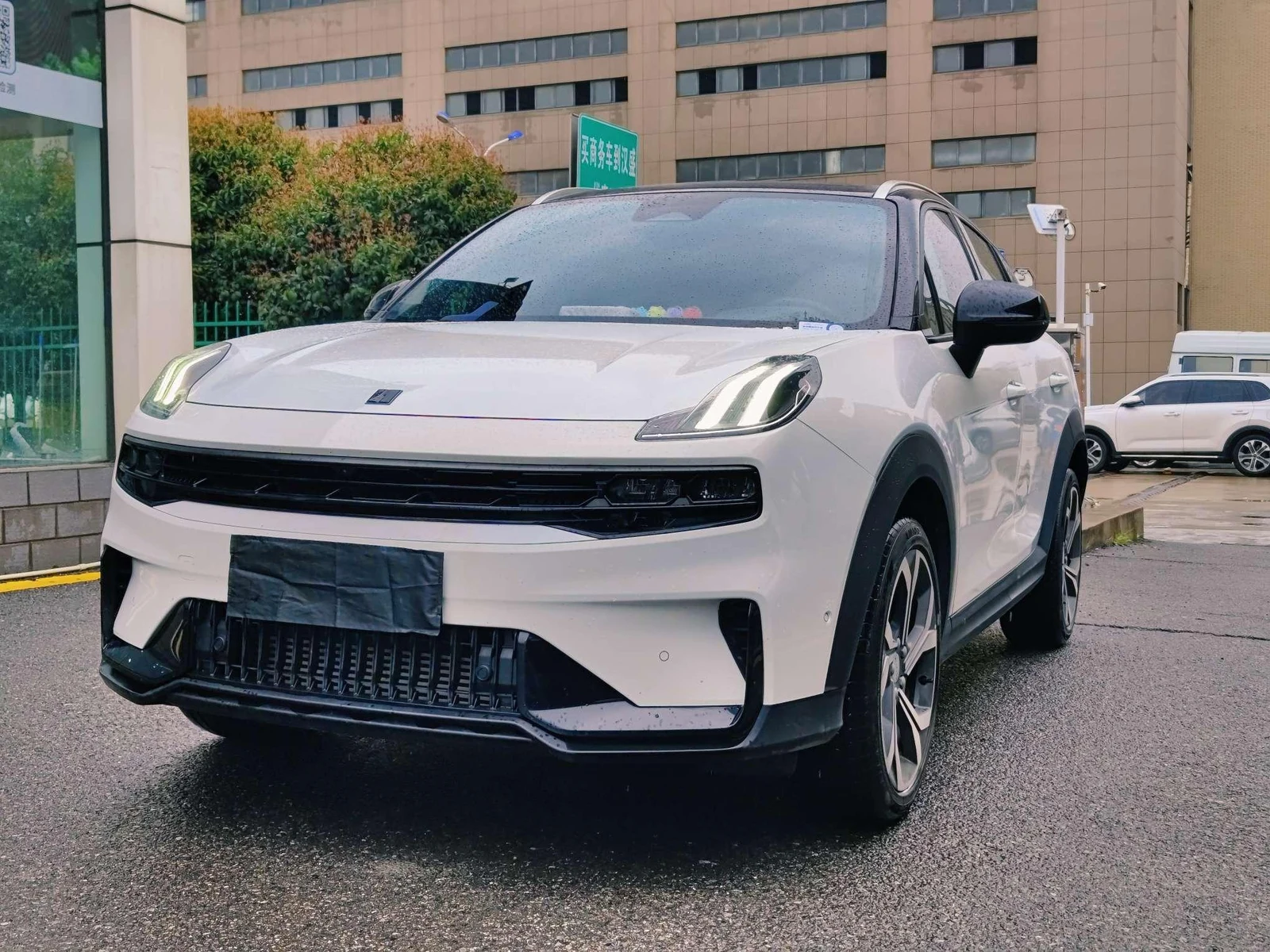 Lynk & Co 06