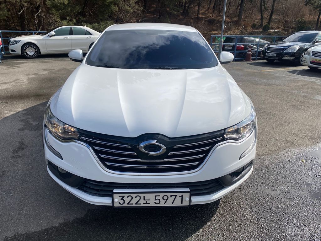Renault SM6