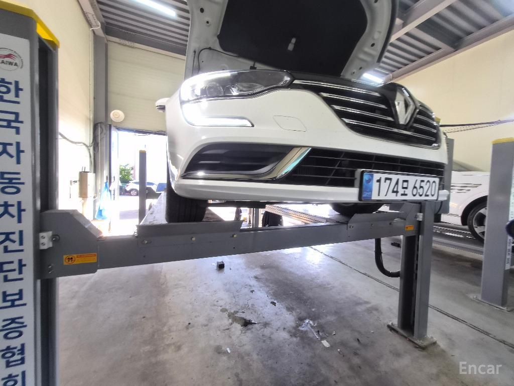 Renault SM6