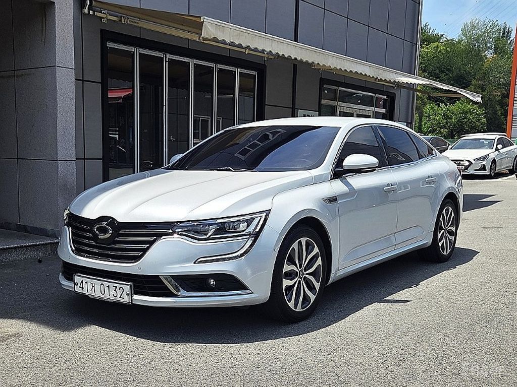 Renault SM6