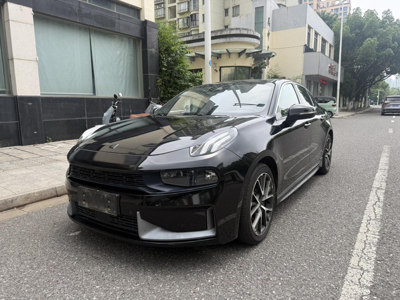 Lynk & Co 03