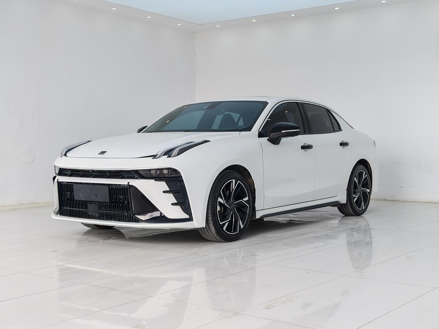 Lynk & Co 03