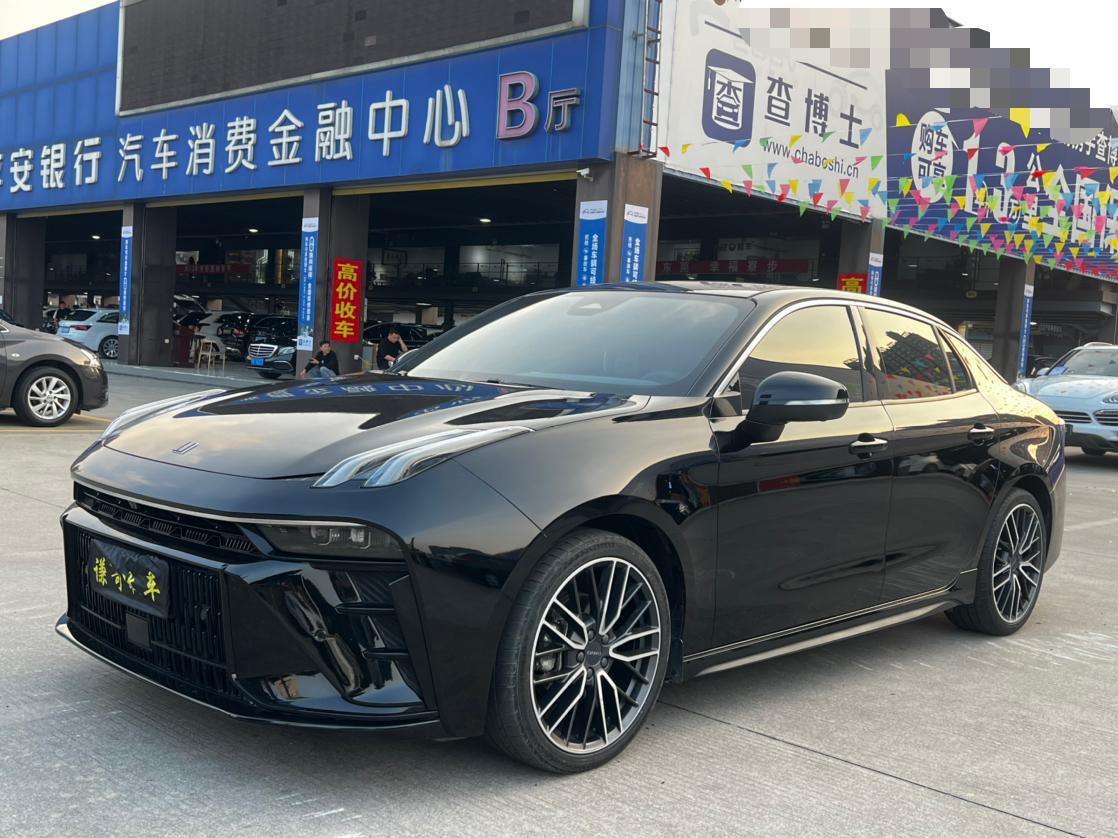 Lynk & Co 03