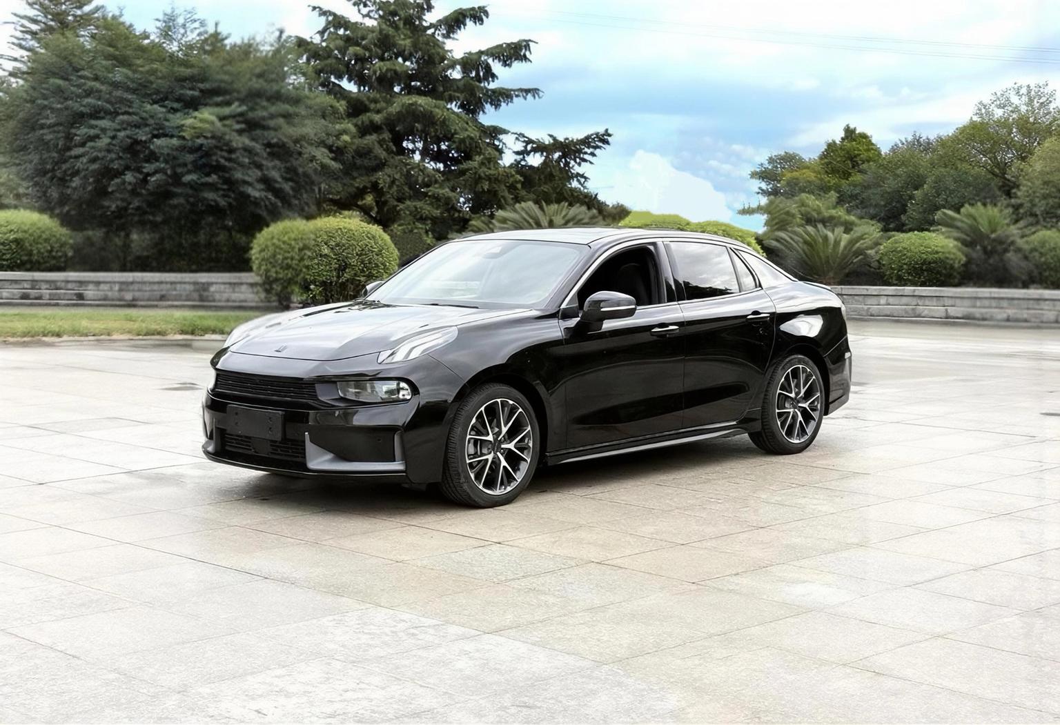 Lynk & Co 03