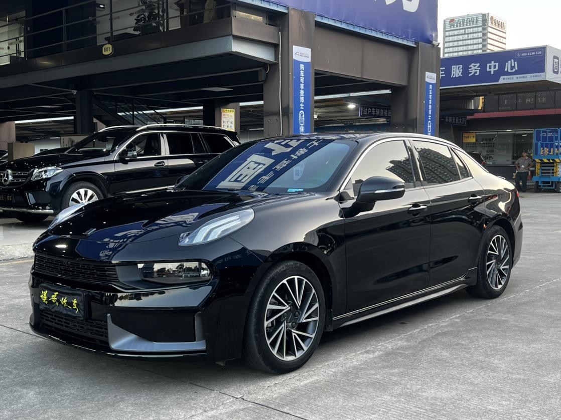 Lynk & Co 03