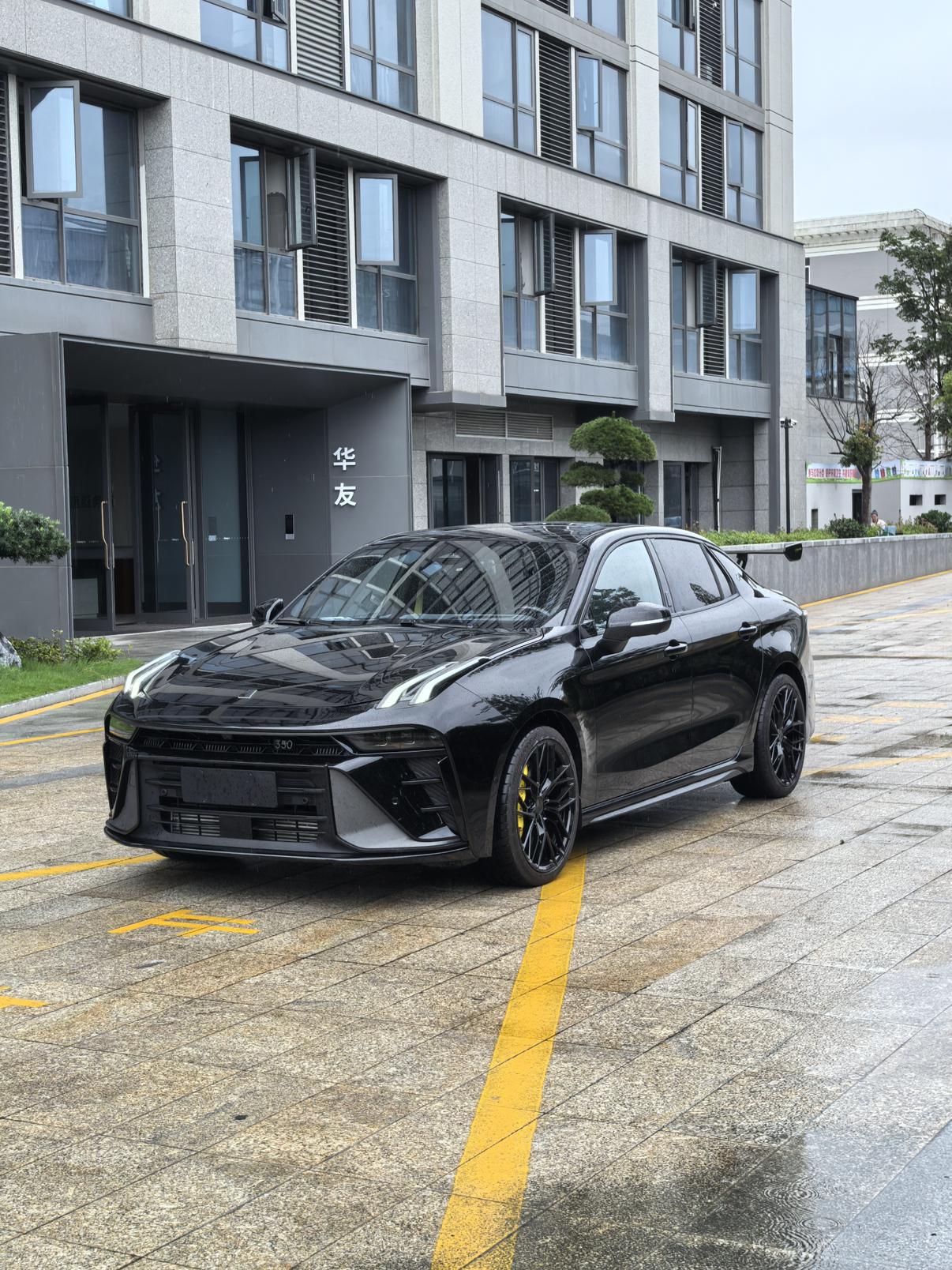 Lynk & Co 03