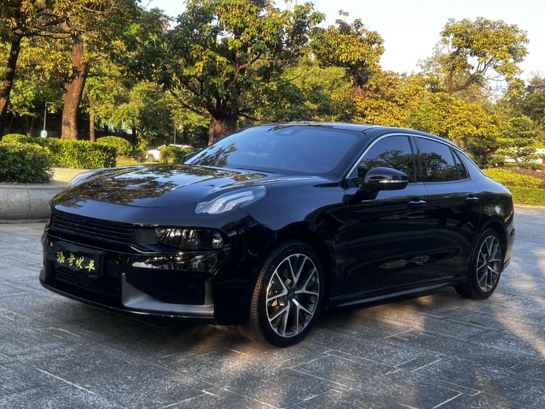 Lynk & Co 03