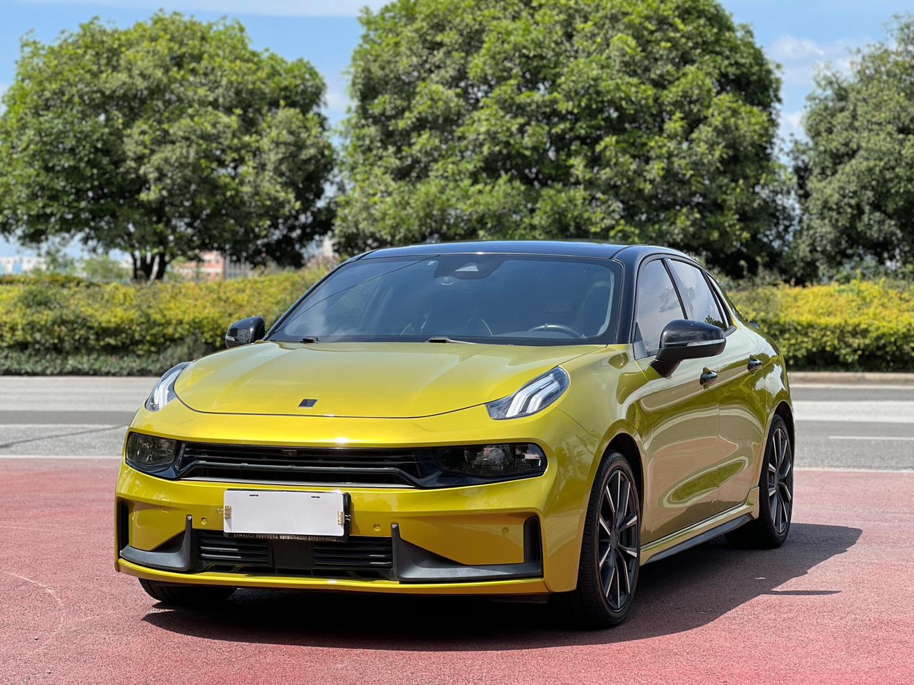 Lynk & Co 03