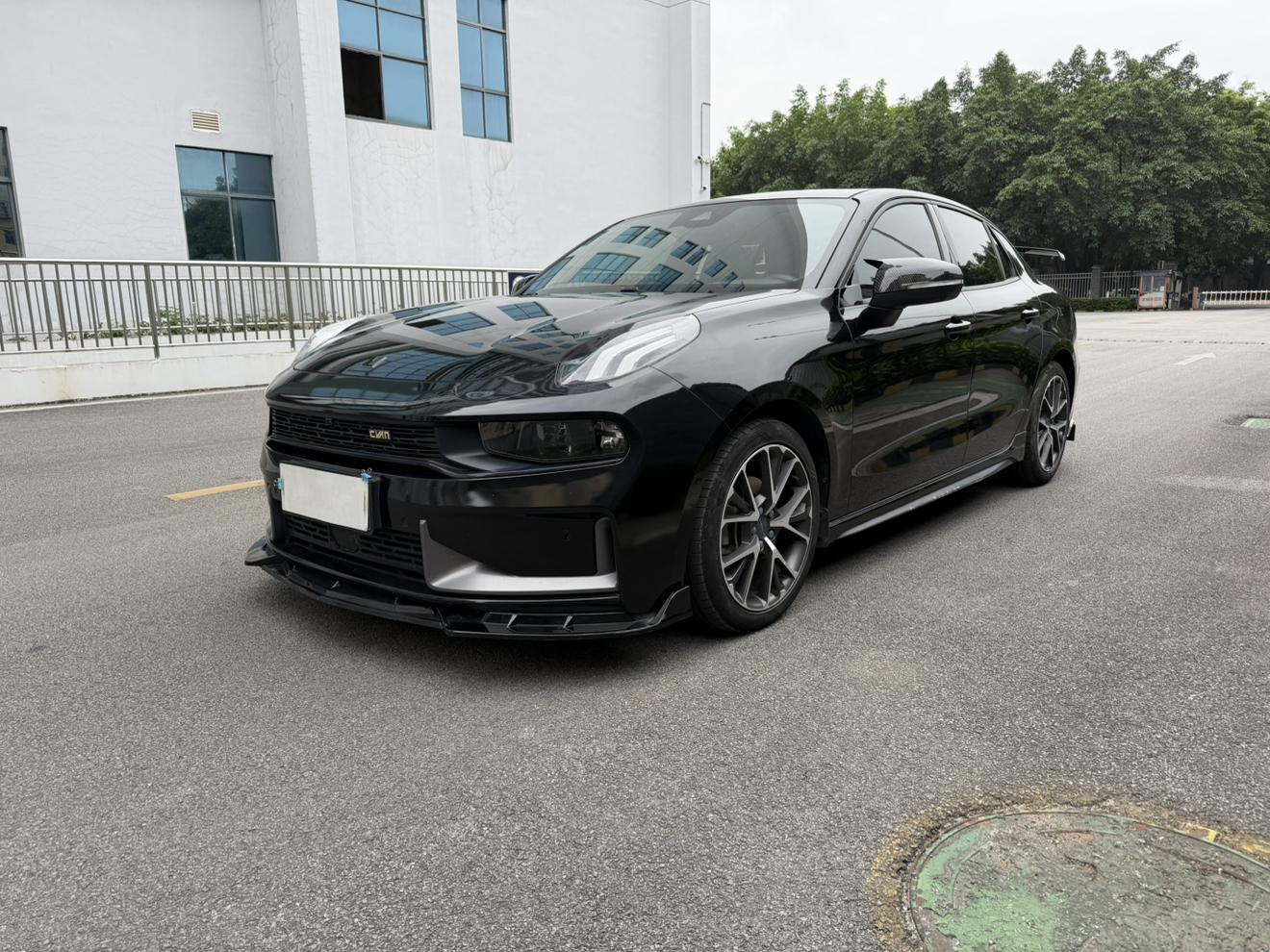 Lynk & Co 03