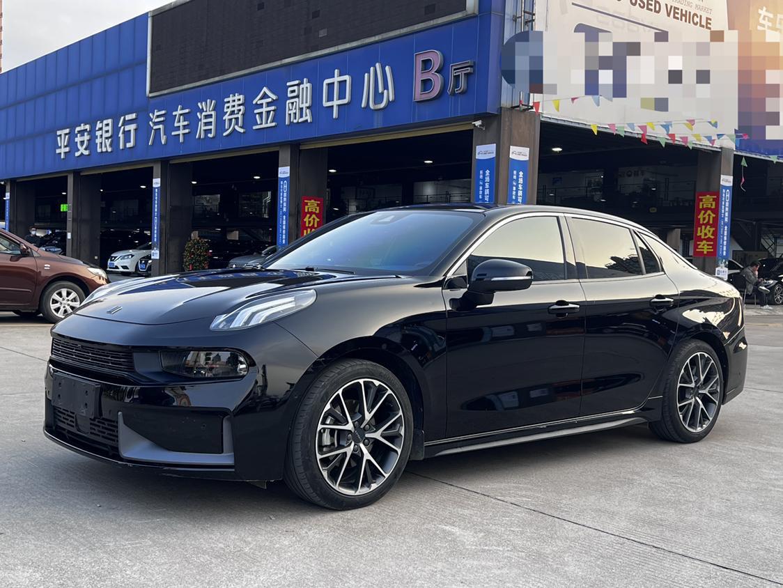 Lynk & Co 03