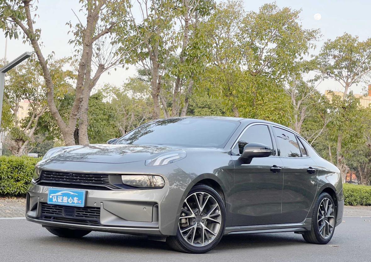 Lynk & Co 03