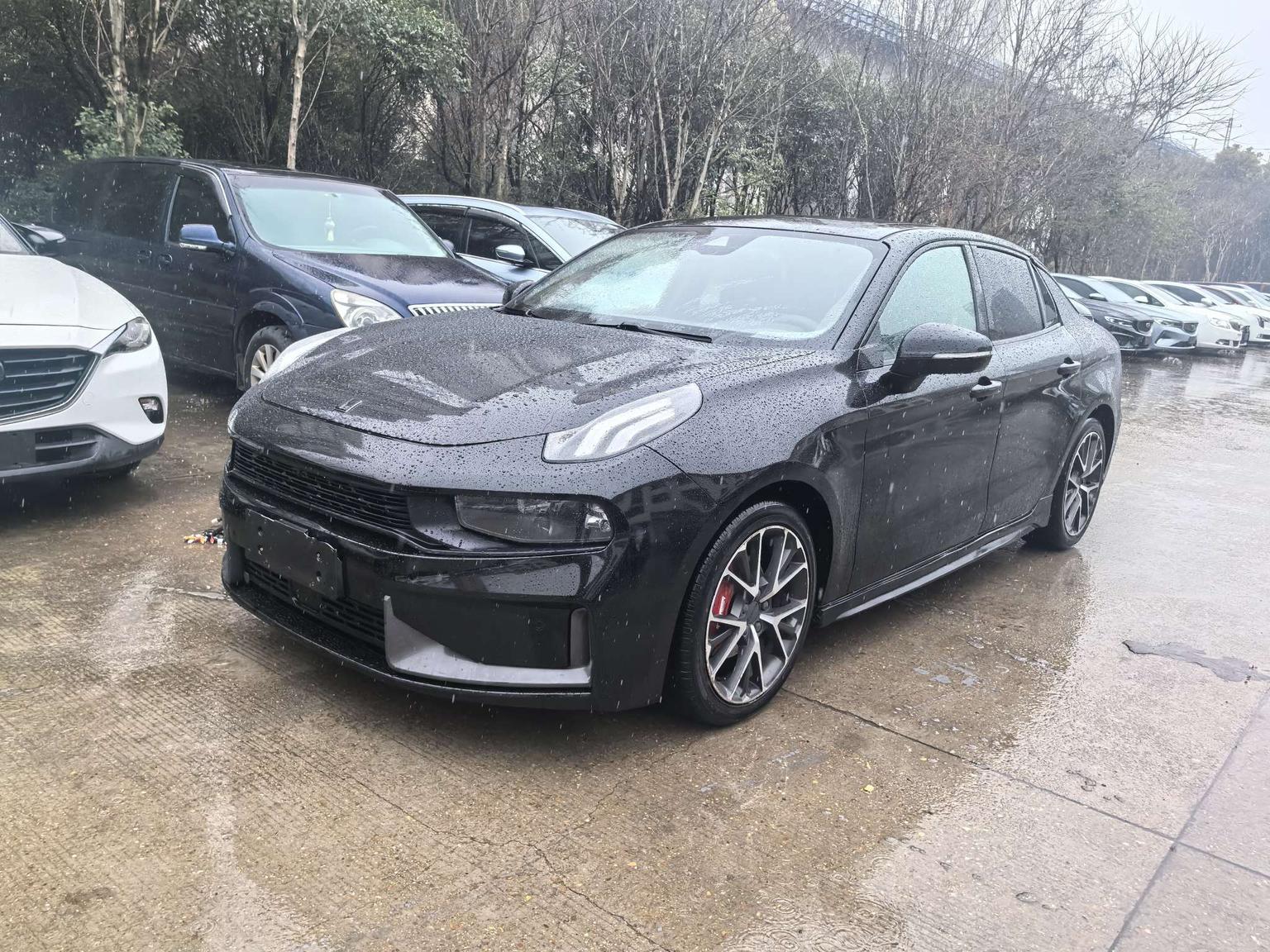 Lynk & Co 03