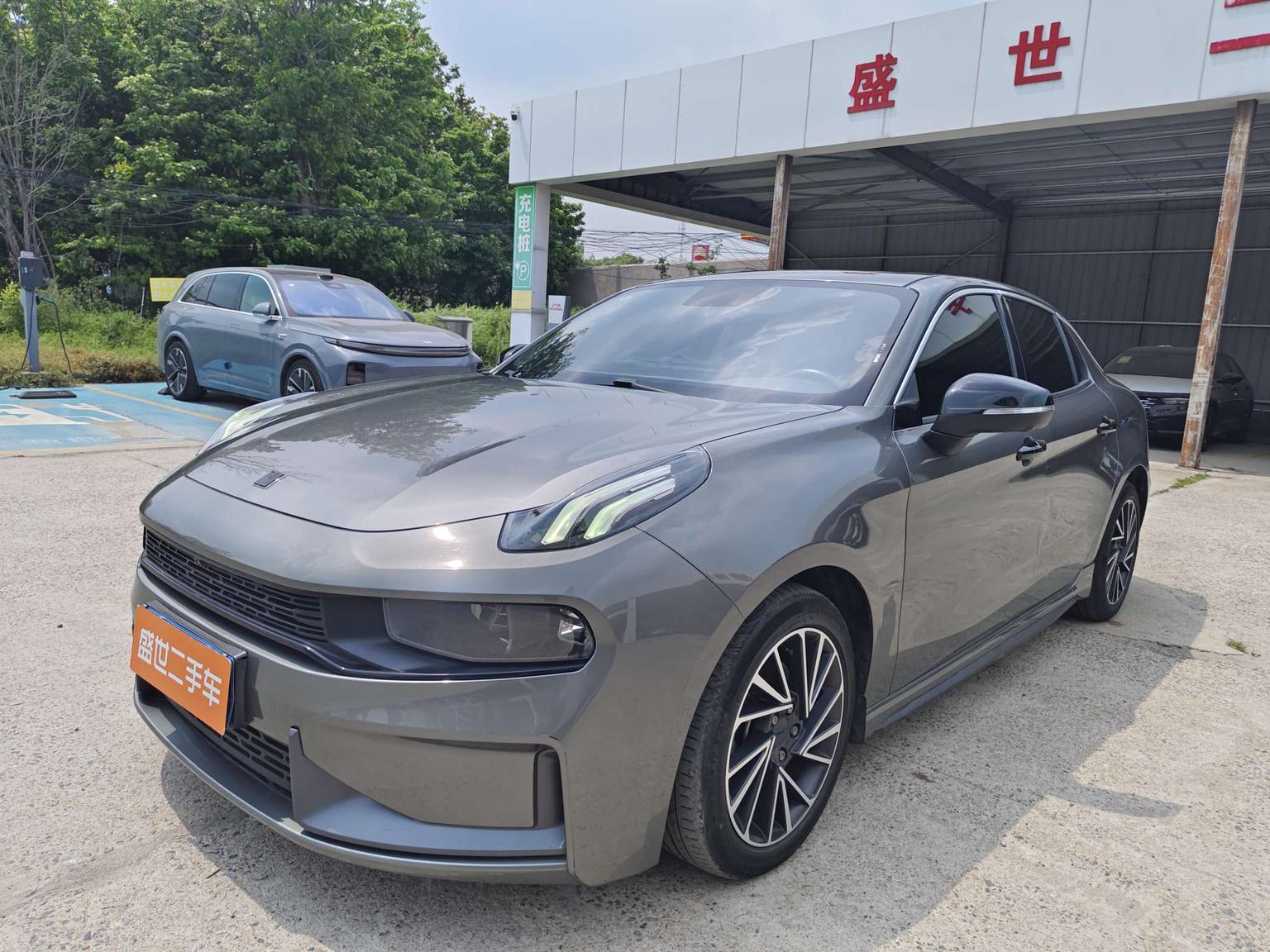 Lynk & Co 03