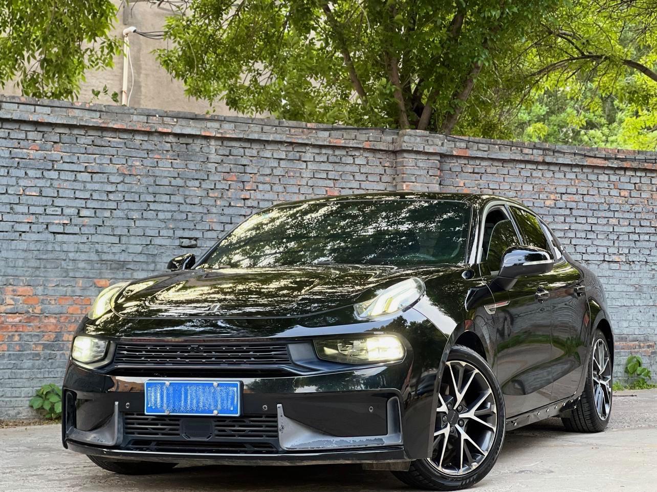 Lynk & Co 03