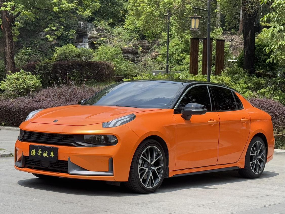 Lynk & Co 03