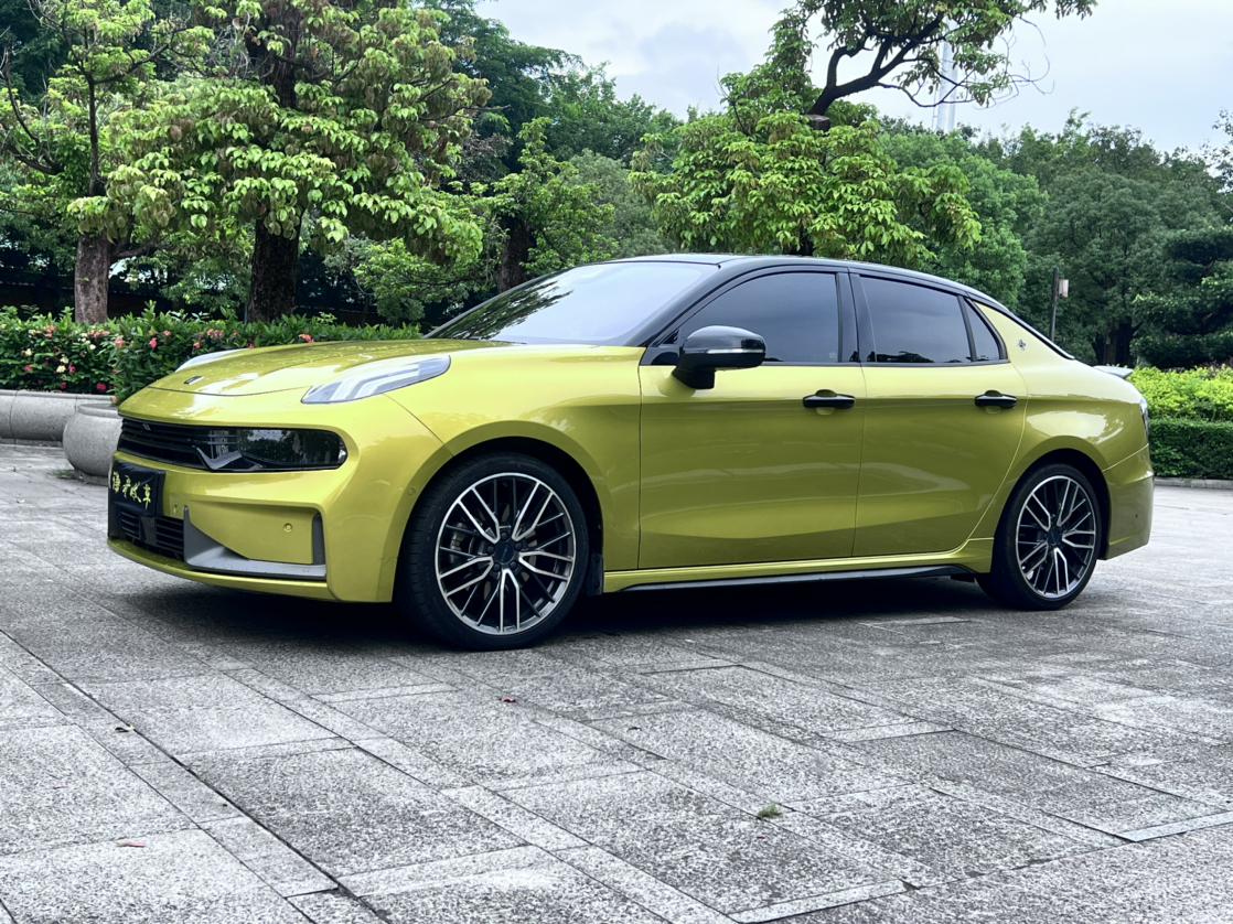 Lynk & Co 03