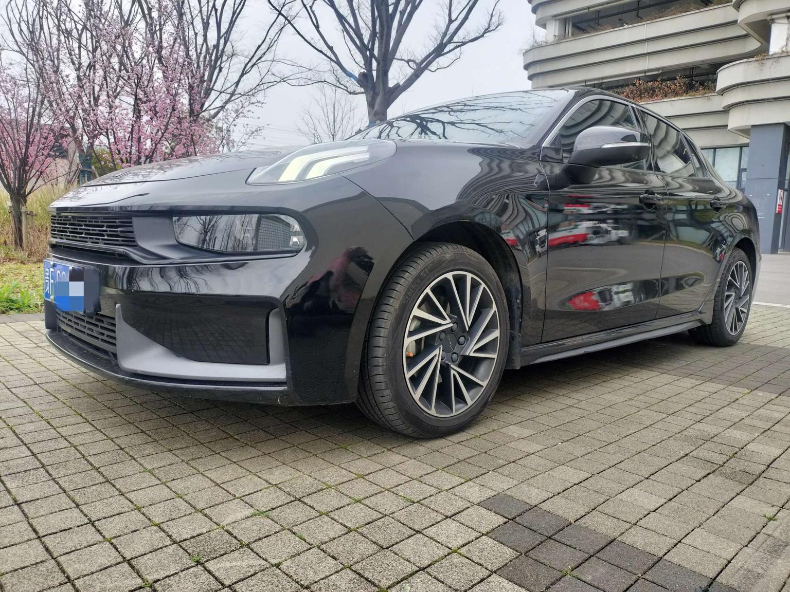 Lynk & Co 03