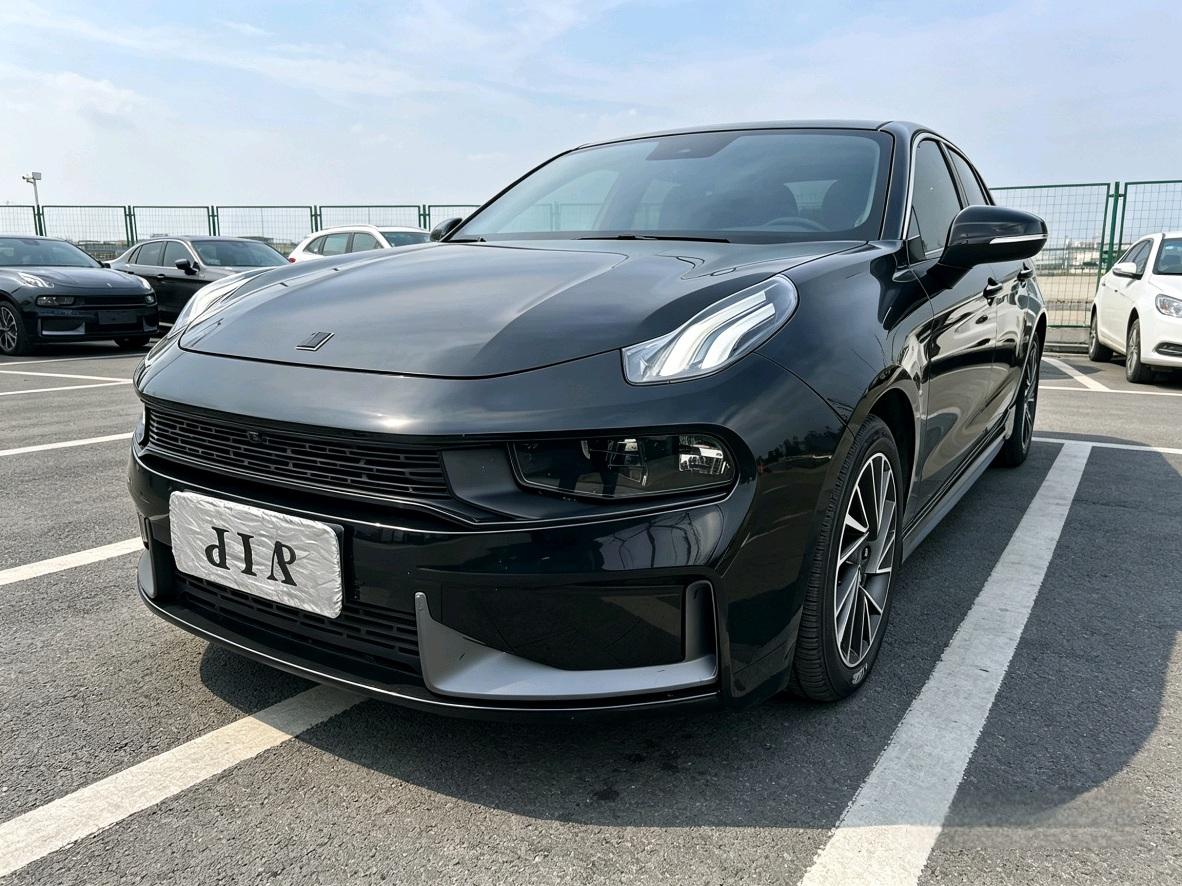 Lynk & Co 03
