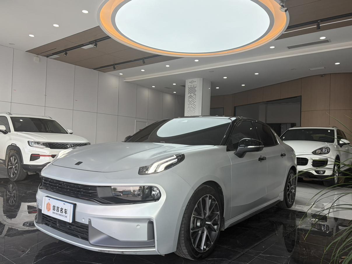 Lynk & Co 03