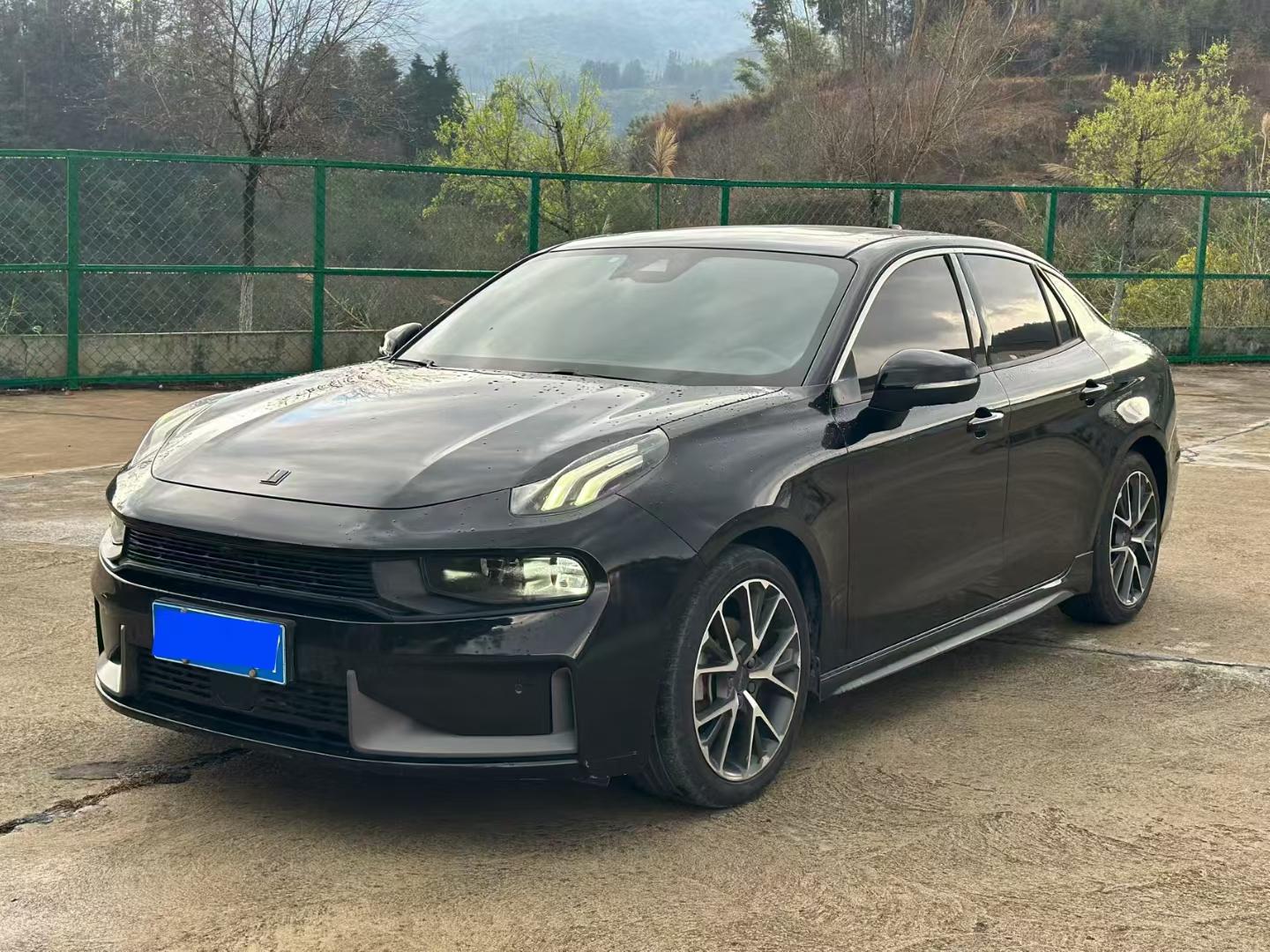 Lynk & Co 03