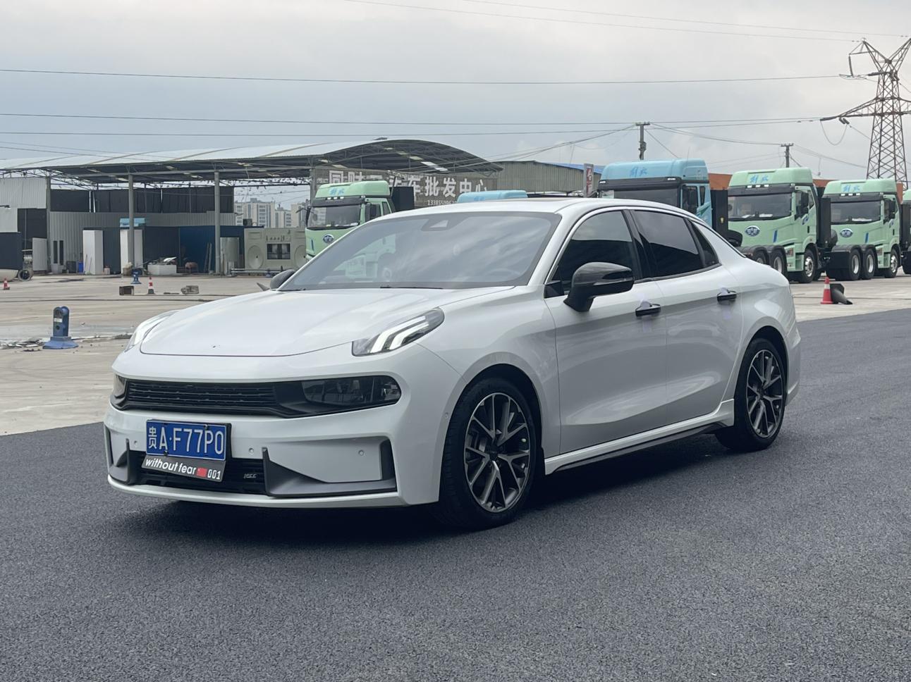 Lynk & Co 03
